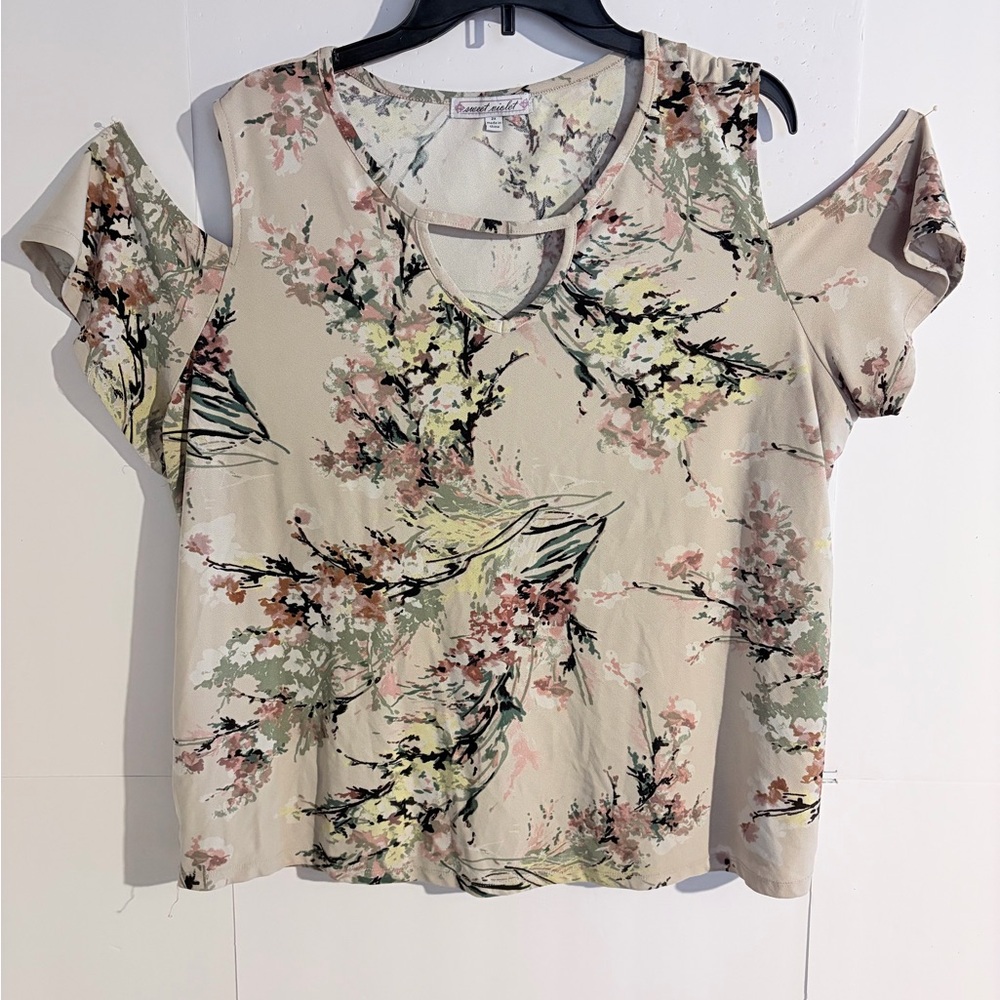 Floral Cutout Shoulder Blouse
